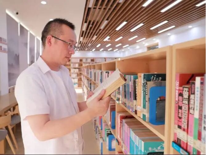 刘金：一个美学家的"多面体"