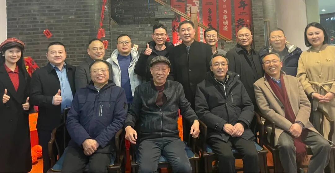 学校成都校友会第一次筹备会顺利召开